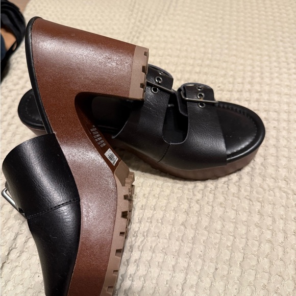 Torrid Black Mules with Buckle Details - Picture 2 of 4